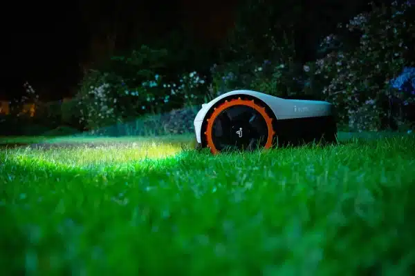 Segway Navimow iSeries i105A- 500m2 - Image 9