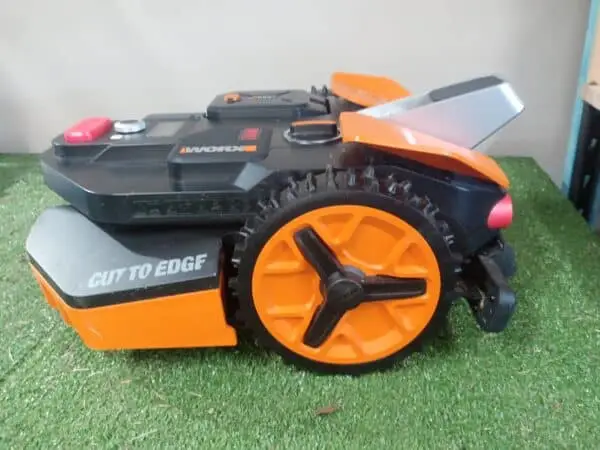 Worx Landroid Vision M600 - WR206E Refurbished #380 (Used for <2 Hours) - Image 5
