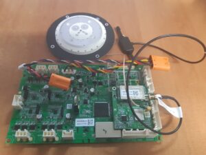 MoeBot Acre Eater RTK antenna/mainbaord assembly