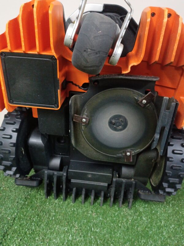 Worx Landroid Vision L1300 - WR213E Refurbished #383 (Used for <70 Hours) - Image 4