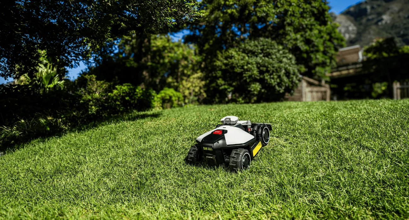 Unmatched off-road Capability for ㎡Lawns within 1500㎡