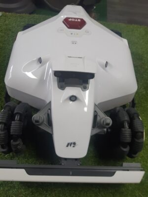 Ex-demo Mammotion LUBA 2 AWD 5000 Wireless Robot Lawn Mower